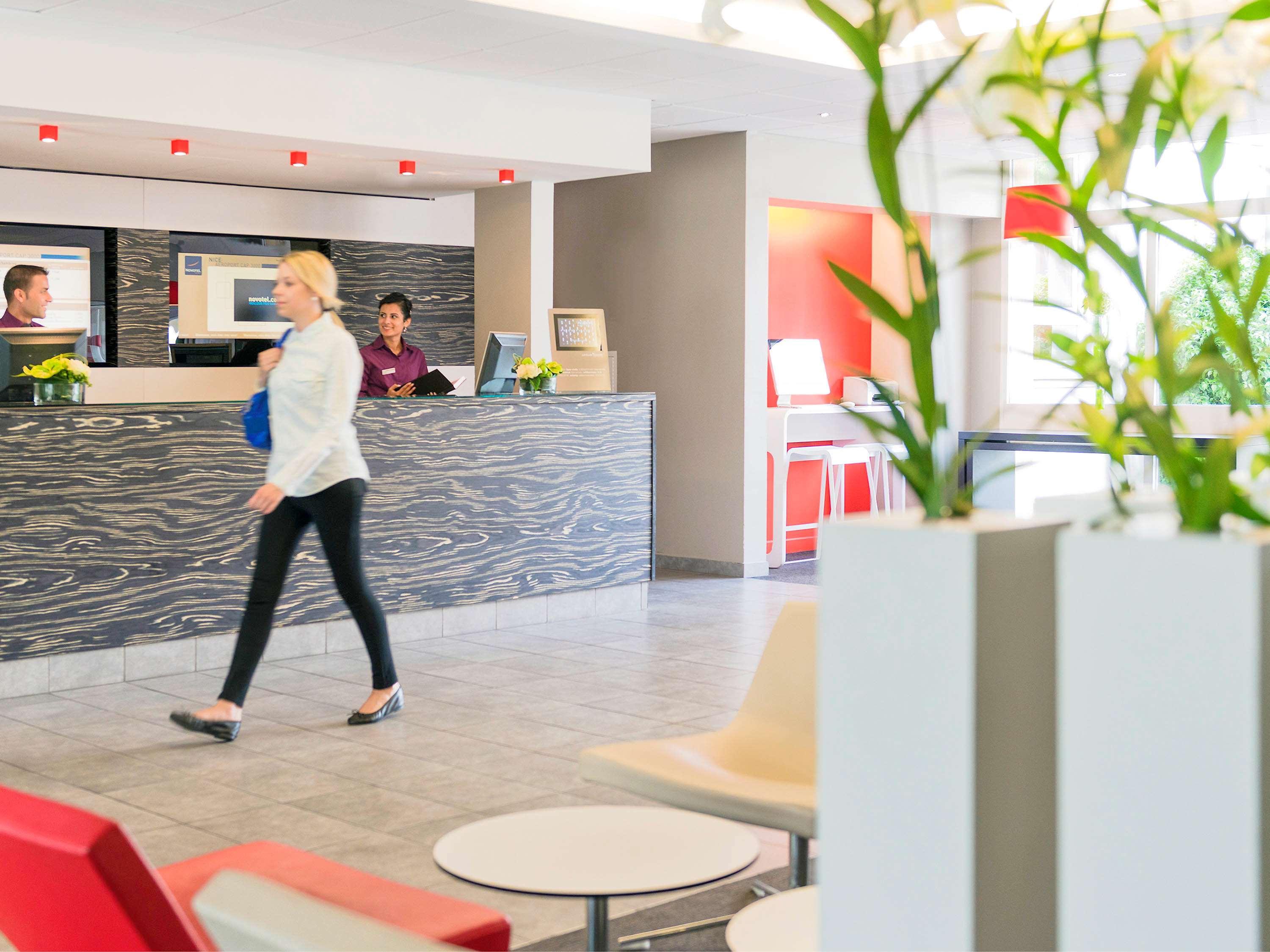 Novotel Nice Aeroport Cap 3000 Сен-Лоран-дю-Вар Екстериор снимка